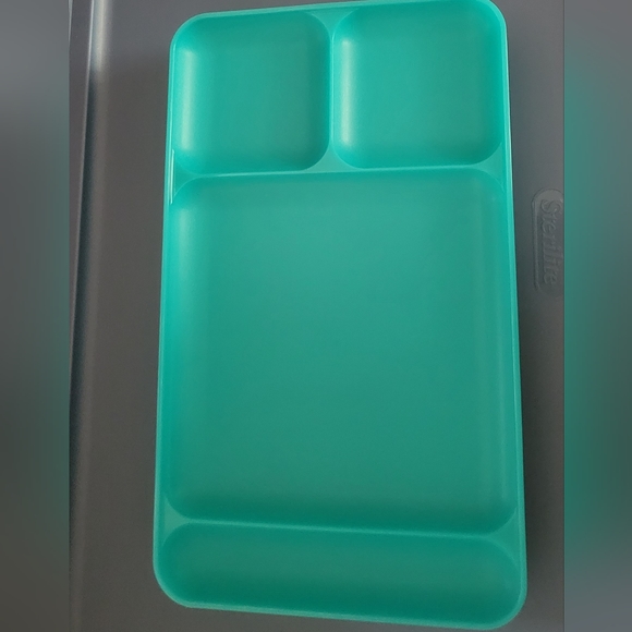Tupperware Dining Tray - Picture 2 of 9